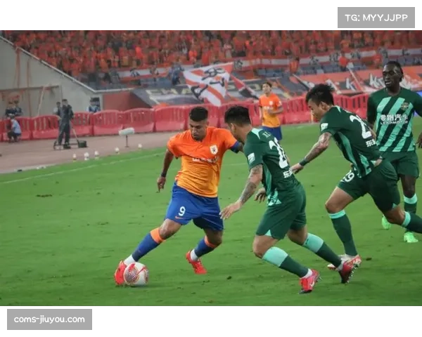 克雷桑任意球直接破门 泰山前锋展现定位球技术